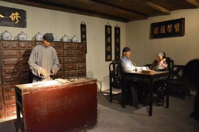 【昆中药杯·最美药店人】我们不出产美，，，我们是药店圈的星探